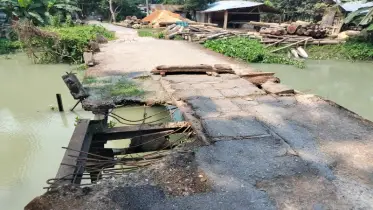 সেতু এখন মরণ ফাঁদ, দুর্ভোগ চরমে