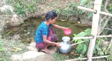 দুর্গাপুরের পাহাড়ি আদিবাসীদের বিশুদ্ধ পানির কষ্ট চরমে