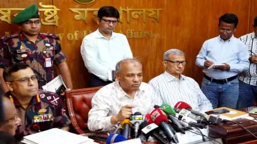 পুলিশের হাতে থাকবে না মারণাস্ত্র, র‌্যাব পুনর্গঠনে পাঁচ সদস্যের কমিটি গঠন: স্বরাষ্ট্র উপদেষ্টা