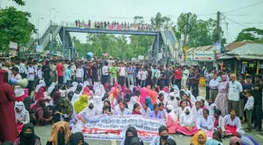 রংপুরে সড়ক দুর্ঘটনায় ৫ জনের মৃত্যুর ঘটনায় সড়ক অবরোধ, বিক্ষোভ-মিছিল ও সমাবেশ 