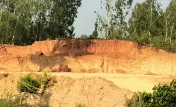 রাতের আধারে কাটা হচ্ছে পাহাড়: পরিবেশ অধিদপ্তর ঘুমে