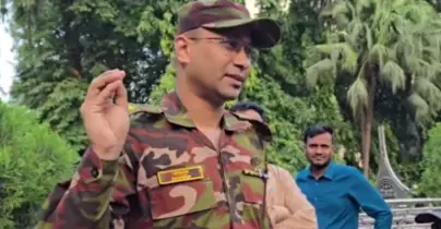 ‘ইউনিফর্ম পরে আসছি, আমি কাপুরুষ না’, চাকরিচ্যুত সেনাদের উদ্দেশ্যে সেনাবাহিনীর কর্মকর্তা