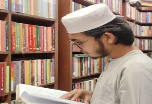 ধ্বংসস্তূপের নিচে জাগরণ: মুসলিম বিশ্বের পতন ও আমেরিকার উত্থানের নেপথ্য ইতিহাস