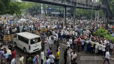 দুই উপদেষ্টার পদত্যাগ ছাড়া রাজপথ ছাড়বে না  ইশরাক সমর্থকরা