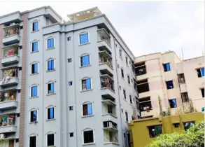 অবশেষে ভাঙ্গতে হচ্ছে হেলে পড়া ভবনের সপ্তম তলা