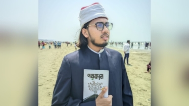 সৈকতের বুকে বিস্তার করা শুভ্র ছায়ার রহস্য