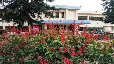 বীরগঞ্জ হাসপাতালের ফুলের বাগানে প্রাণ ফিরে পেল প্রাঙ্গণ