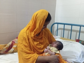 কান্না শুনে নবজাতক কন্যা উদ্ধার