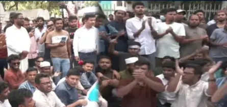 ড. ইউনূসকে রাষ্ট্রপতি করার দাবিতে  শাহাবাগে মার্চ ফর ইউনূস