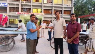 জীবননগরে আগুনে পুড়ে ক্ষতিগ্রস্তদের সহায়তা দিলেন ইউএনও