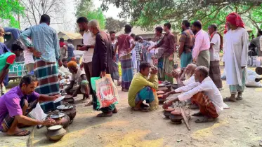 গ্রামের হাঁড়িতে বাঁধা স্বাদ: হারিয়ে যাচ্ছে বাংলার দই ঐতিহ্য