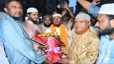 ফুলেল শুভেচ্ছায় সিক্ত হলেন জামায়াত নেতা এটিএম আজহারুল ইসলাম