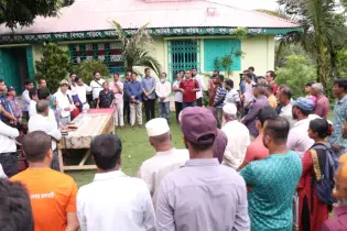 কাপ্তাই হ্রদে নৌযান চলাচল বন্ধ ঘোষণা, রাঙামাটিতে পাহাড়ধসের সতর্কতা জারি