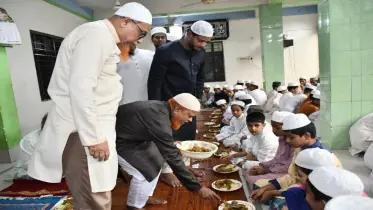 জামায়াত নেতা আজহারুল ইসলামের কারামুক্তিতে এতিম শিশুদের সঙ্গে মধ্যাহ্নভ
