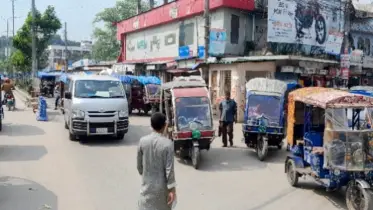 বাস নেই ১০ বছর: ঠাকুরগাঁও-পঞ্চগড় সড়কে যাত্রা মানেই জীবনের ঝুঁকি