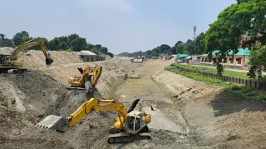 খননে প্রাণ ফিরে পাচ্ছে ইছামতী নদী, উচ্ছ্বসিত পাবনাবাসী
