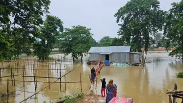 মনুনদীর পানি বৃদ্ধি পাওয়ায় তলিয়ে গেছে বাড়ি ঘর