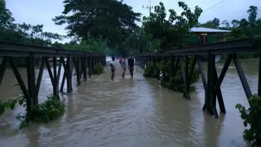 সড়ক তলিয়ে যাওয়ায় দীঘিনালা-লংগদু সড়কে যান চলাচল দু‘দিন ধরে বন্ধ