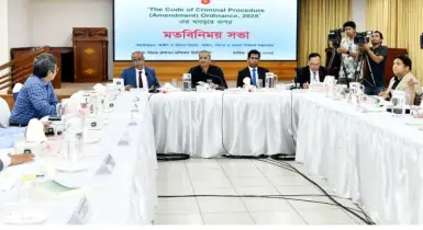জনগণের প্রত্যাশা পূরণে আন্তরিকভাবে কাজ করছে সরকার : আইন উপদেষ্টা