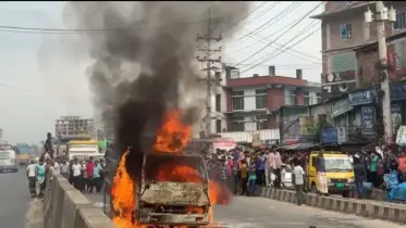 গাজীপুরে চলন্ত ট্রাকে আগুন, সড়কে তীব্র যানজট