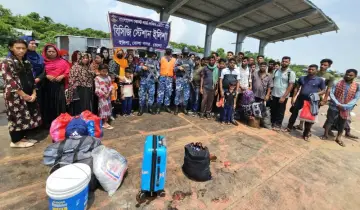 ভোলায় ইঞ্জিন বিকল হয়ে মেঘনায় ভাসতে থাকা অর্ধশতাধিক যাত্রী উদ্ধার