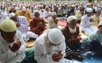 রংপুরে ঈদুল আজহার জামাতে মুসলিম উম্মাহর কল্যাণ কামনা