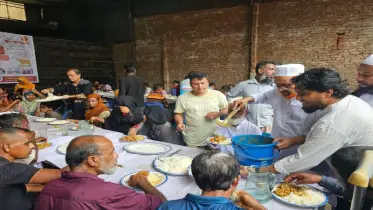 ঈদের দিনে মেহমান খানার অতিথি ছিন্নমূল মানুষ