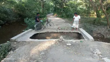 সন্দ্বীপে ধুপের খালে ভাঙা কালভার্ট, দ্রুত সংস্কারের দাবি স্থানীয়দের
