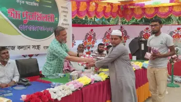 শাহরাস্তিতে ৩৩ পরিবারের পাশে সামাজিক সংগঠন: মিললো ঘর ও অন্যান্য সহায়তা