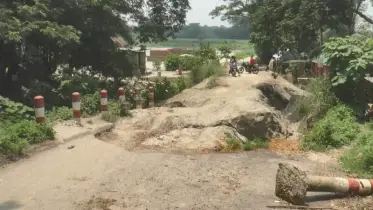 ৭ কোটি টাকার সেতুতে রাস্তা নেই ৪ বছর,দুর্ভোগে ৬ ইউনিয়নের মানুষ