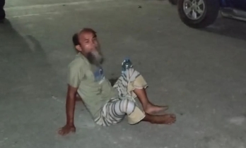 মেয়ের মরদেহ বাড়িতে রেখে মামলা করতে ১২ ঘণ্টা থানায় অপেক্ষা বাবার