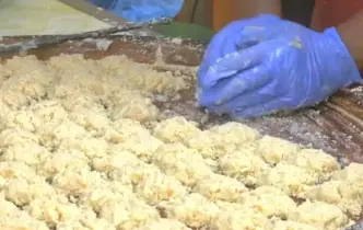 ২০০ বছরেও স্বাদ কমেনি মুক্তাগাছার মণ্ডা’র