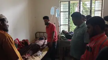 ১৮ ঘণ্টা ভেসে থেকে প্রাণে বাঁচলেন ৪ জেলে