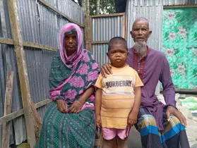 ৮ বছরের শিশুতে আটকে আছে ৪০ বছরের ছমির, দুশ্চিন্তায় মা-বাবা