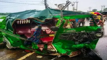তারাকান্দায় এম্বুলেন্স-সিএনজি সংঘর্ষে নিহত ৩