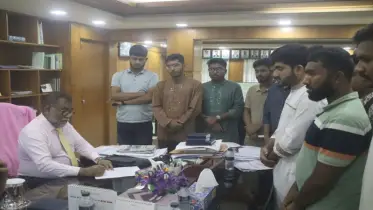 কুষ্টিয়া-ঝিনাইদহ মহাসড়ক সংস্কার সহ ৪ দাবি ইবি শিক্ষার্থীদের