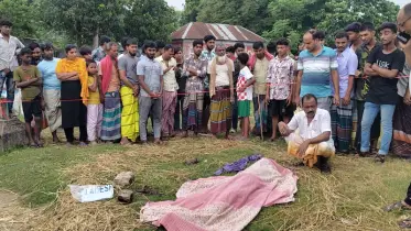 রাজবাড়ীতে তিন সন্তানের জনককে কুপিয়ে হত্যা