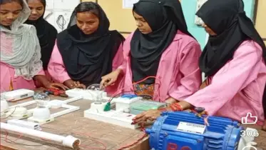 সরকারি প্রশিক্ষণ নিয়ে চাকুরী পাচ্ছেন গ্রামীণ অবহেলিত নারীরা