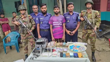 গাইবান্ধায় যৌথ বাহিনীর অভিযানে মাদক, নগদ অর্থ ও প্রযুক্তিগত সরঞ্জামসহ হ্যাকার আটক