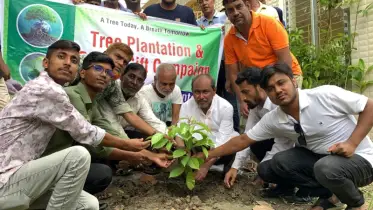 বাসযোগ্য পৃথিবী গড়তে রাজশাহীতে বৃক্ষরোপণ কর্মসূচি, ৫০০ গাছের চারা উপহার