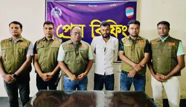 যশোরে শীর্ষ সন্ত্রাসী ডলার গ্রেফতার