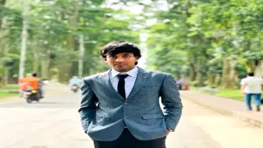 হলের ছাদ থেকে পড়ে গিয়ে রাবি শিক্ষার্থী আহত 