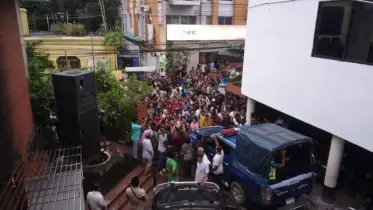 খুলনায় আন্দোলনকারীদের সাথে প্রধান উপদেষ্টার প্রেস সচিবের বৈঠক