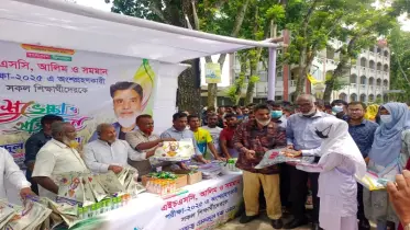 এইচএসসি পরীক্ষার্থীদের জন্য বিএনপি নেতার ’ব্যতিক্রমী উদ্যোগ’