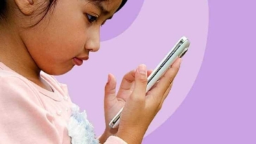 শিশুদের মোবাইল আসক্তি, ডেকে আনছে সর্বনাশ