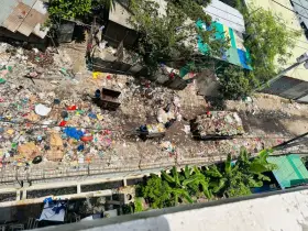 বিদ্যুৎ অফিসের সামনে ময়লার ভাগাড়, দুর্ভোগ চরমে