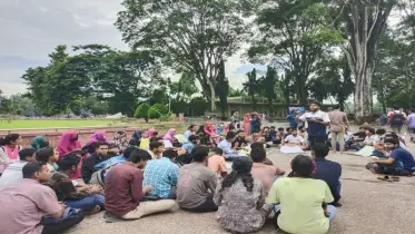 বিভাগের নাম পরিবর্তনের সিদ্ধান্ত না হওয়ায় অনশনে ফোকলোর বিভাগের শিক্ষার