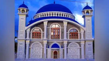 চট্টগ্রামের চন্দনাইশ ফতেনগরে ১২ কোটি টাকা ব্যয়ে দৃষ্টিনন্দন মসজিদ নির্মিত