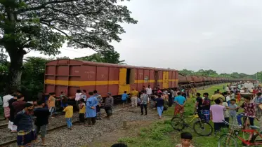 চুয়াডাঙ্গার উথলীতে তেলবাহী ট্রেনের একটি বগি সহ গার্ড ব্রেক লাইনচ্যুত