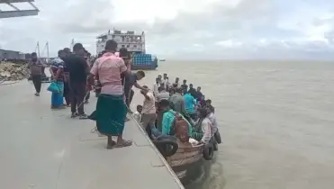 সমুদ্র বন্দরে ৩ নম্বর সতর্ক সংকেত: ভোলায় ৬ রুটে লঞ্চ চলাচল বন্ধ 